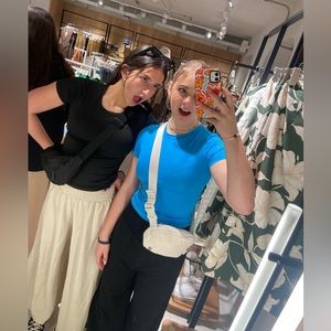 Meet your Posher, Addie and Abi